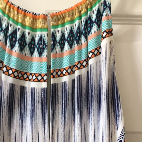 Multi-color Maxi dress with small keyhole in front - Picture 8 of 9